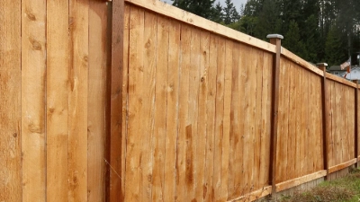 local general contractor installing wooden fence in Austin TX